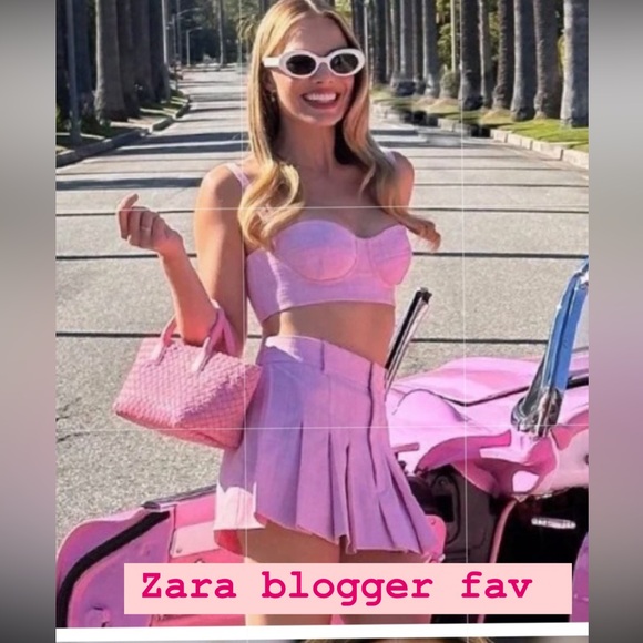 Zara Tops - NWT ZARA  BLOGGER FAV CROPPED TOP SIZE M
18 pit too pit